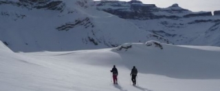  Camicrema con raquetas de nieve 